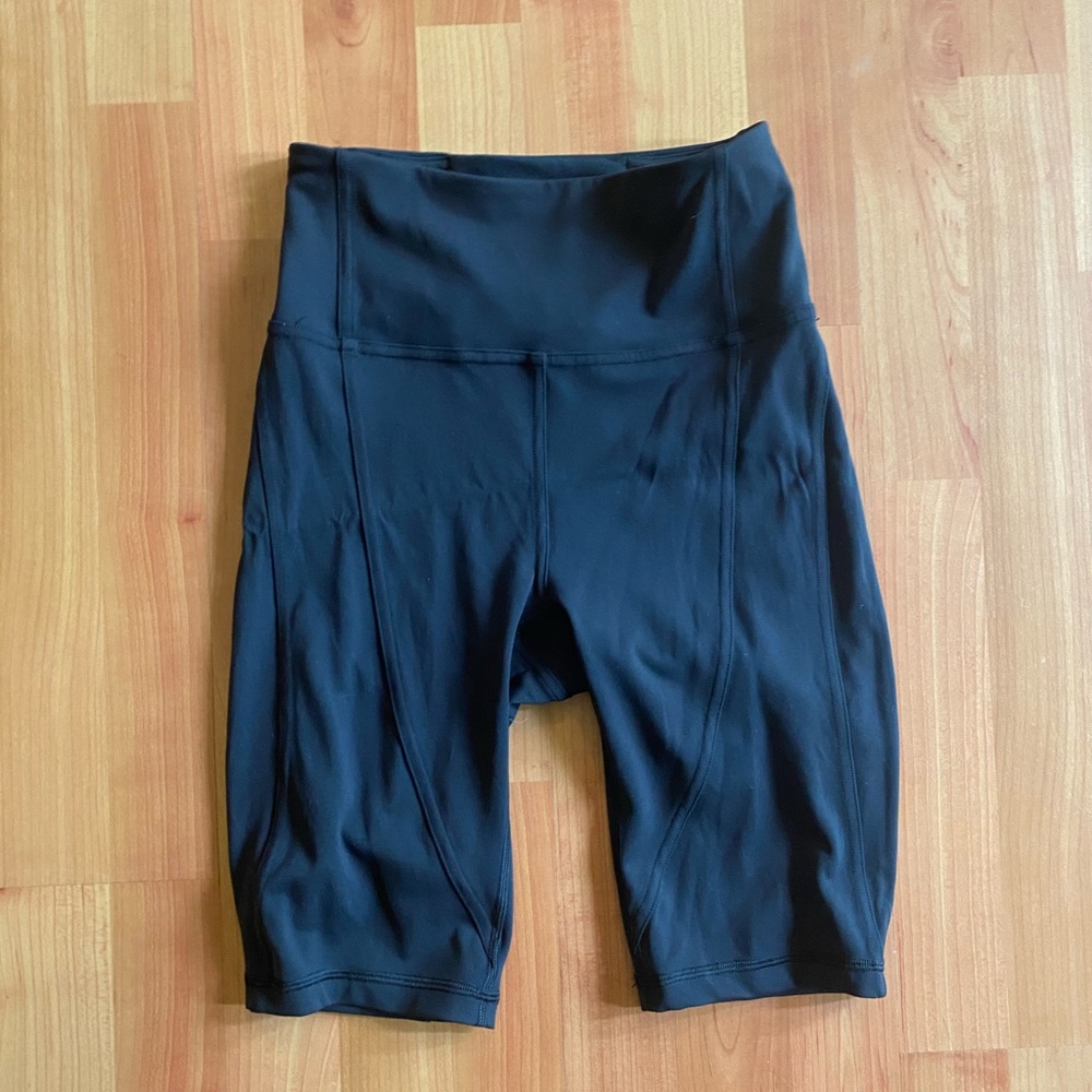Lululemon bike shorts nulu